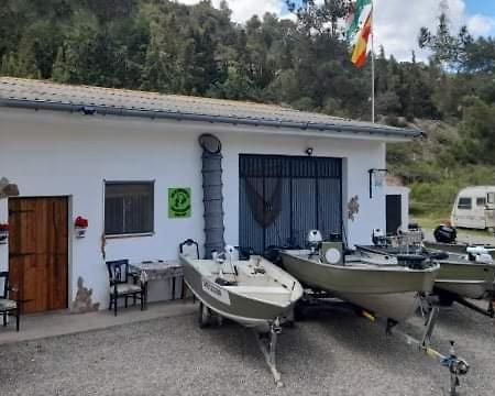 R U Ready Fishing, River Ebro Mequinenza Luaran gambar