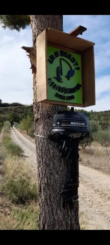 R U Ready Fishing, River Ebro Mequinenza Luaran gambar